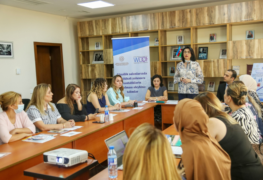 ®  “Gözəllik salonlarında təhlükəli yoluxucu xəstəliklərin yayılması əleyhinə təlimlər” adlı layihə çərçivəsində təlim keçirilib