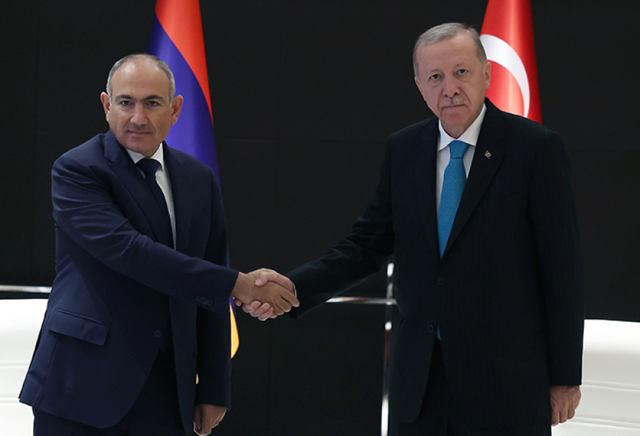 Turkish President Erdogan met with Armenian Prime Minister Nikol Pashinyan