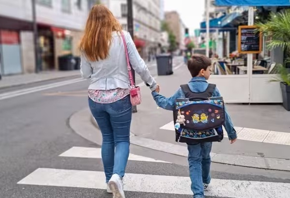 Fransada yeni dərs ili: 12 milyona yaxın şagird məktəbə qayıdır, müəllim çatışmazlığı var
