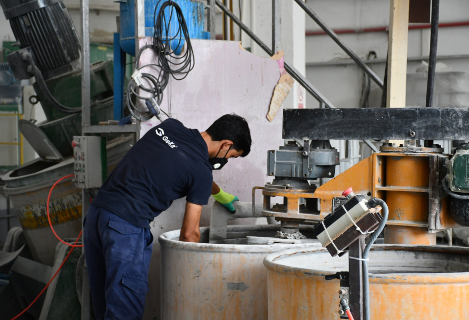 Azərbaycan Özbəkistana elektrod ixracına başlayıb