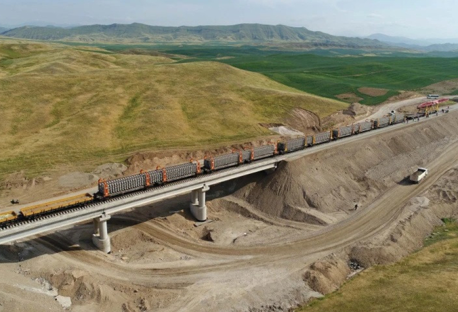 ¿Qué opinan los expertos sobre las contribuciones del corredor de Zangezur a la cooperación regional?