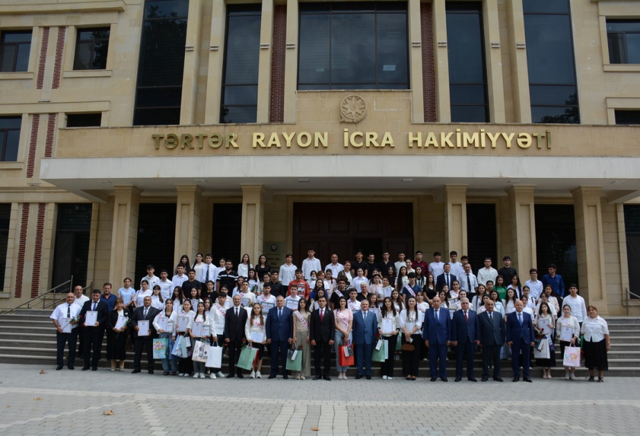 Qəbul imtahanlarında yüksək nəticə göstərən tərtərli gənclər mükafatlandırılıb