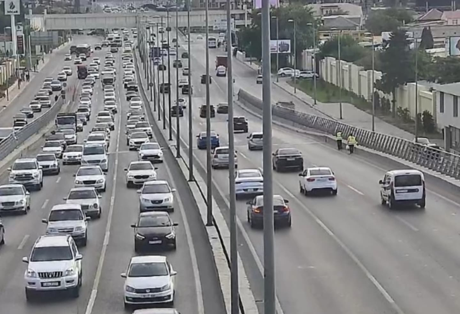 Bakının bəzi yollarında sıxlıq yaranıb