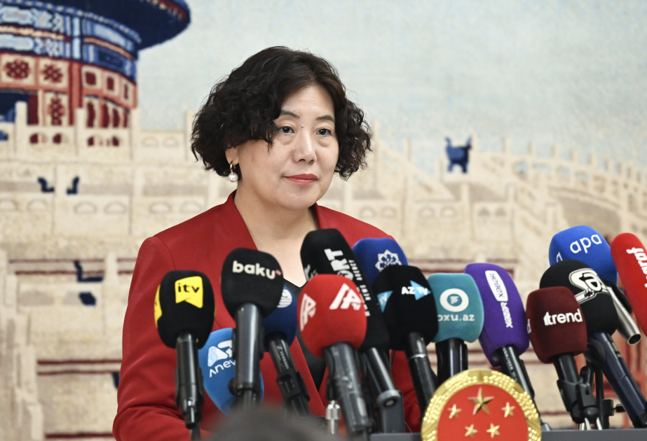 Лу Мэй: Именно под стратегическим руководством глав двух государств китайско-азербайджанские отношения вышли на самый высокий уровень в истории ВИДЕО
