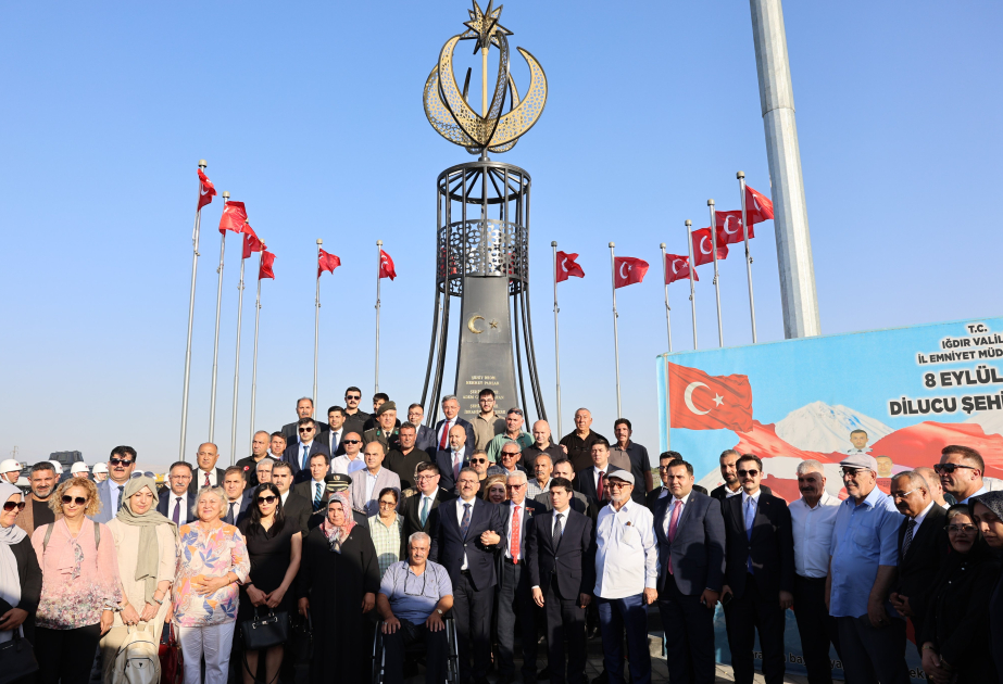 В Ыгдыре почтили память 13 павших сотрудников полиции