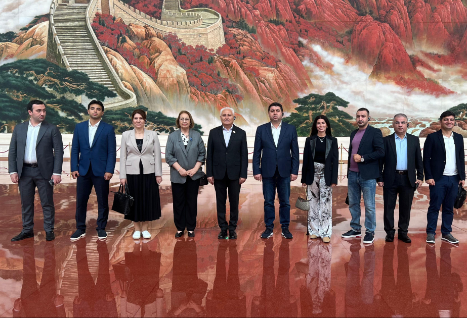 Una delegación del Partido Nuevo Azerbaiyán se encuentra de visita en la República Popular China