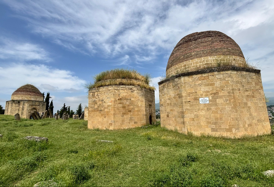 Aserbaidschans verborgener Schatz: Mausoleum „Sieben Kuppeln“ in Schamachi VIDEO