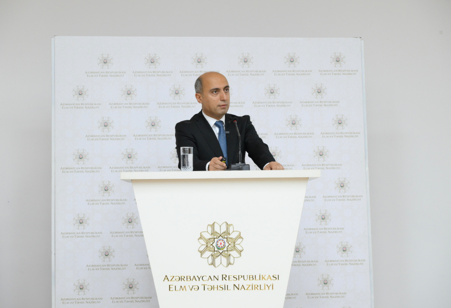 Emin Əmrullayev: Son illərdə 600 yeni məktəb binası tikilib