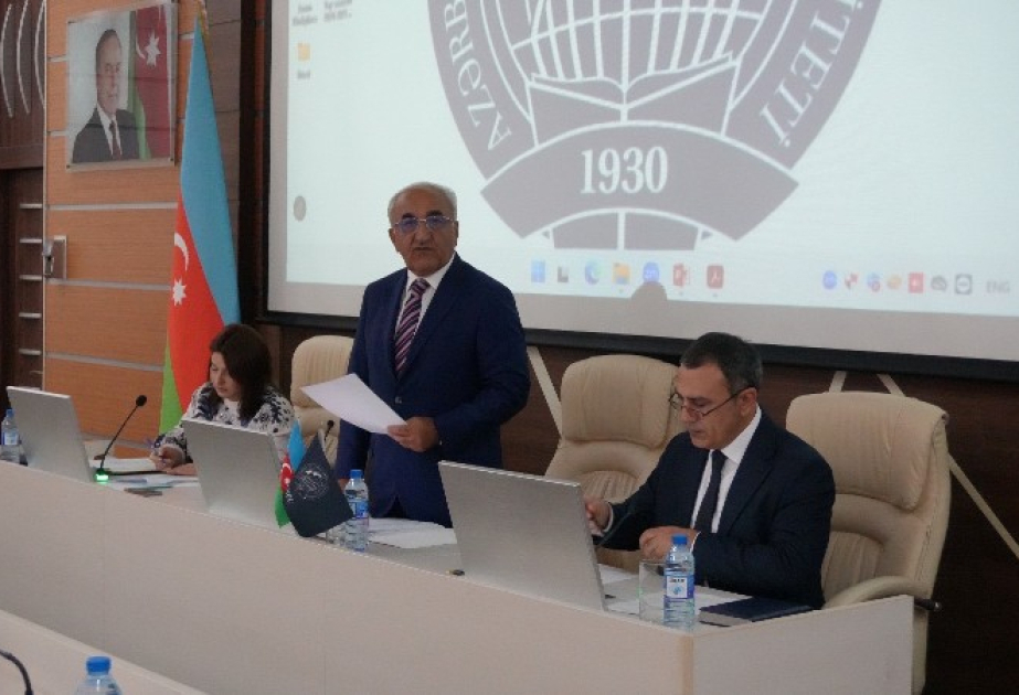 UNEC-in Elmi şurası yeni tədris ilində qarşıda duran vəzifələri müzakirə edib