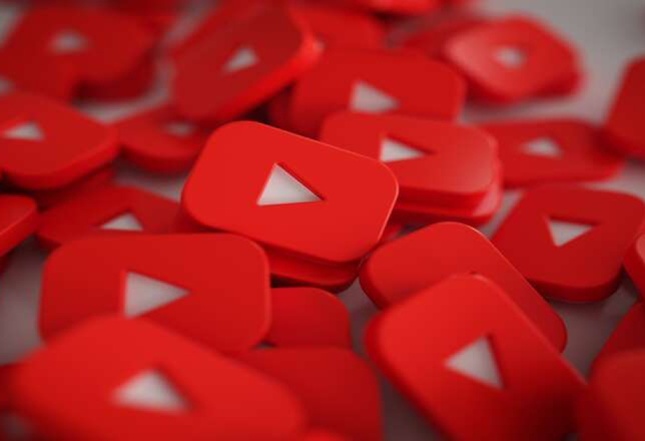 Функция многоязычного дубляжа YouTube становится доступной для всех авторов