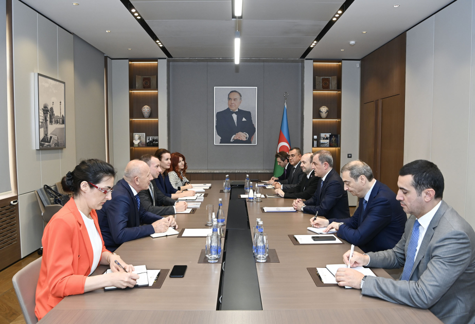 杰伊洪·巴伊拉莫夫与塞尔维亚国务秘书讨论地区和国际安全问题