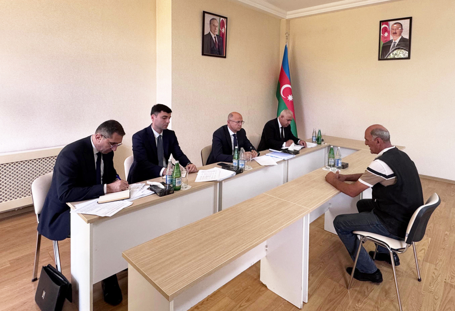 Energetika naziri Samuxda vətəndaşların müraciətlərini dinləyib