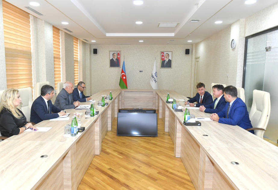 Vertreter der US-Botschaft in Aserbaidschan besuchen AZERTAC