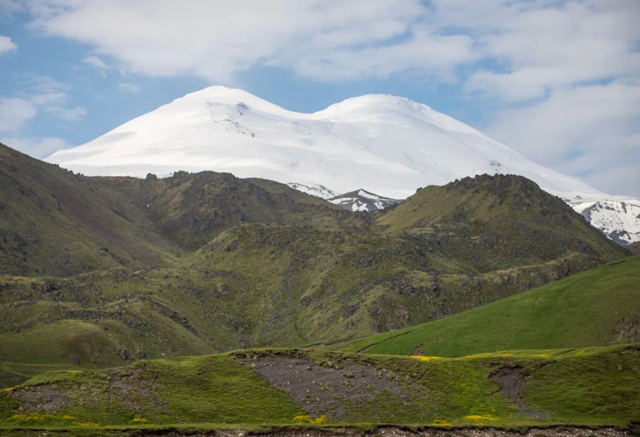 Elbrus dağındakı kanat yolunda baş verən qəza zamanı 2 nəfər həlak olub, 9-u yaralanıb