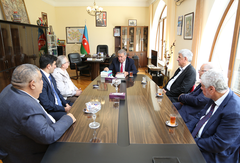 Treffen am Literaturinstitut mit dem Vorsitzenden der Weltakademie für Sprache und Dichtung