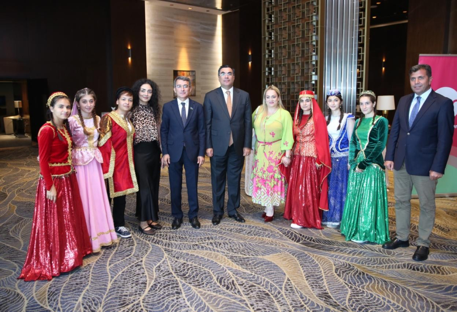 “Nar” Bakı Ali Neft Məktəbinin 4 tələbəsini mükafatlandırıb