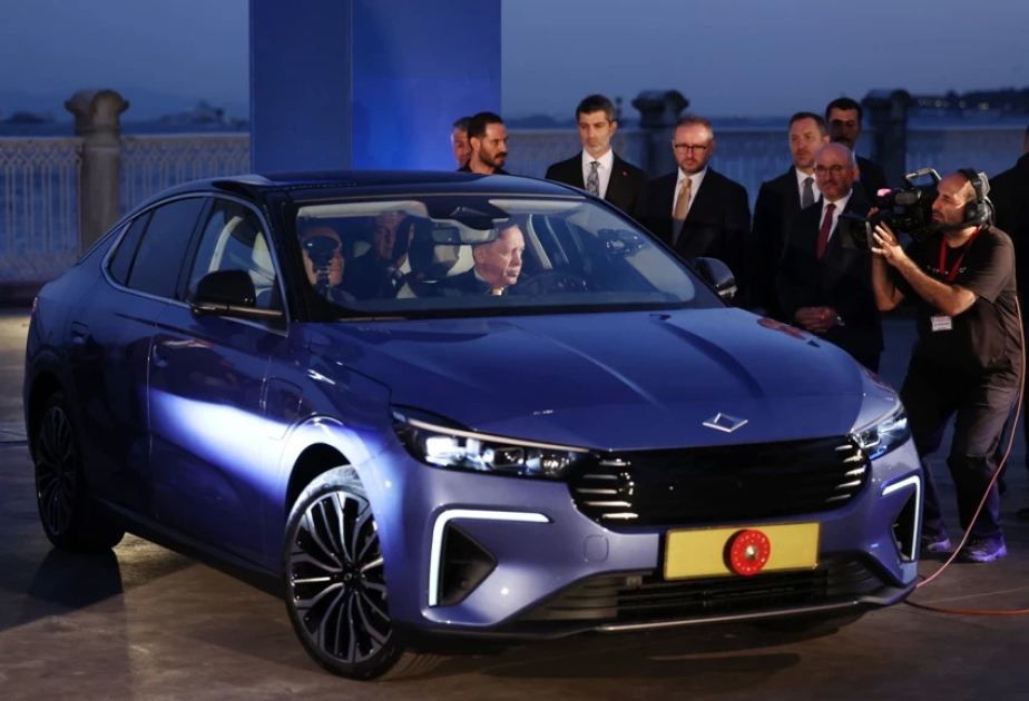 Erdogan reçoit le nouveau modèle Fastback T10F du constructeur turc de véhicules électriques Togg