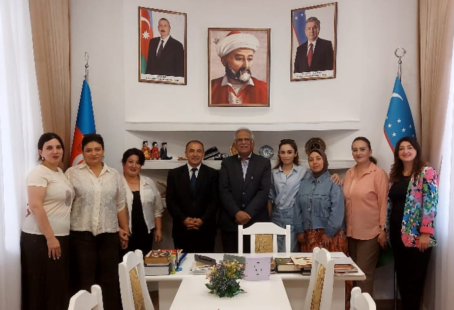 Pakistanlı alim Nizami Gəncəvinin məqbərəsini ziyarət edib