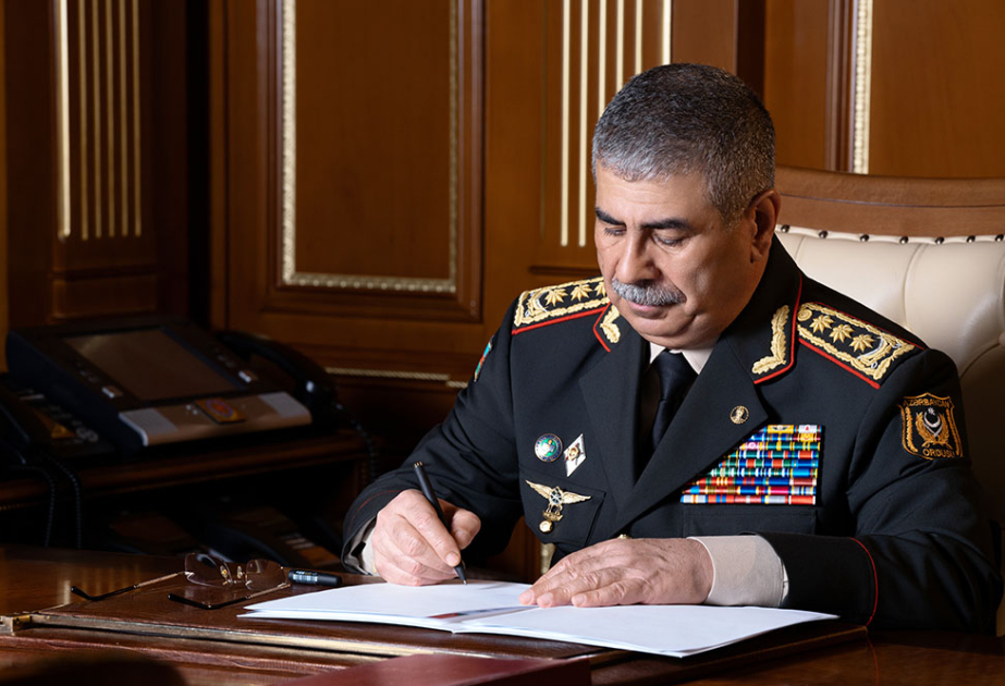 Azərbaycan müdafiə naziri Pakistan tərəfinə başsağlığı verib