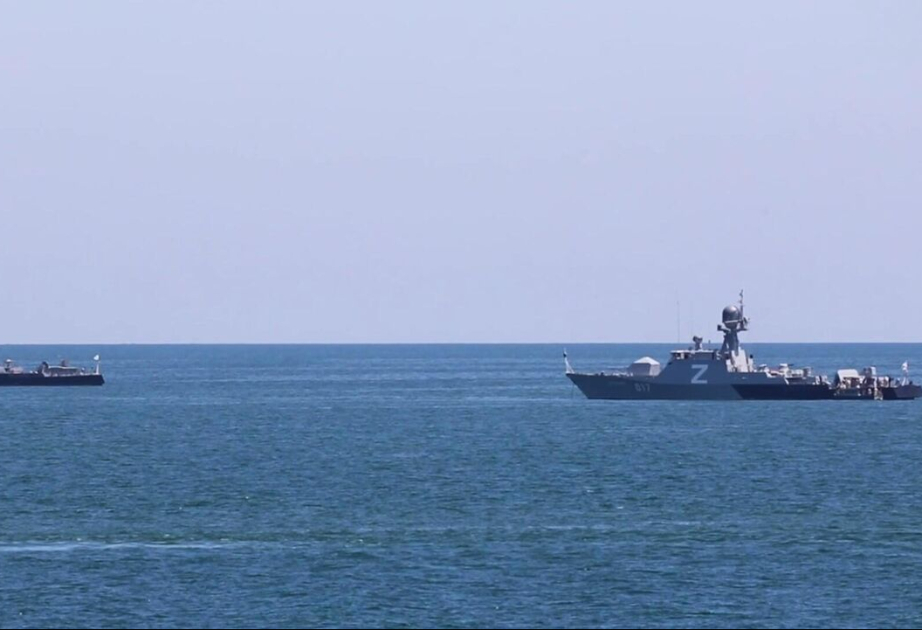 Корабли Каспийской флотилии РФ вышли в море на учение