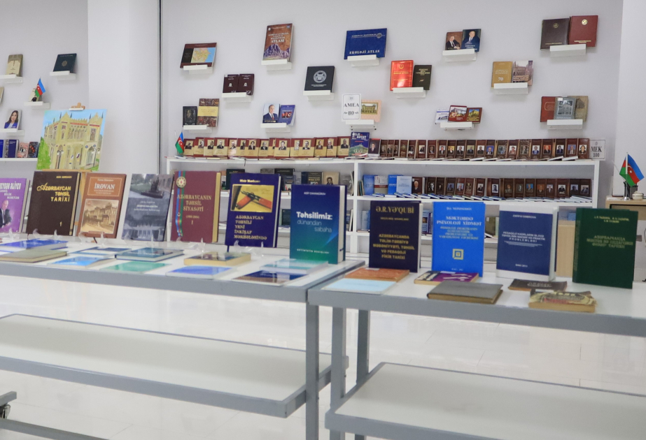 MEK-də Bilik Günü münasibətilə sərgi açılıb