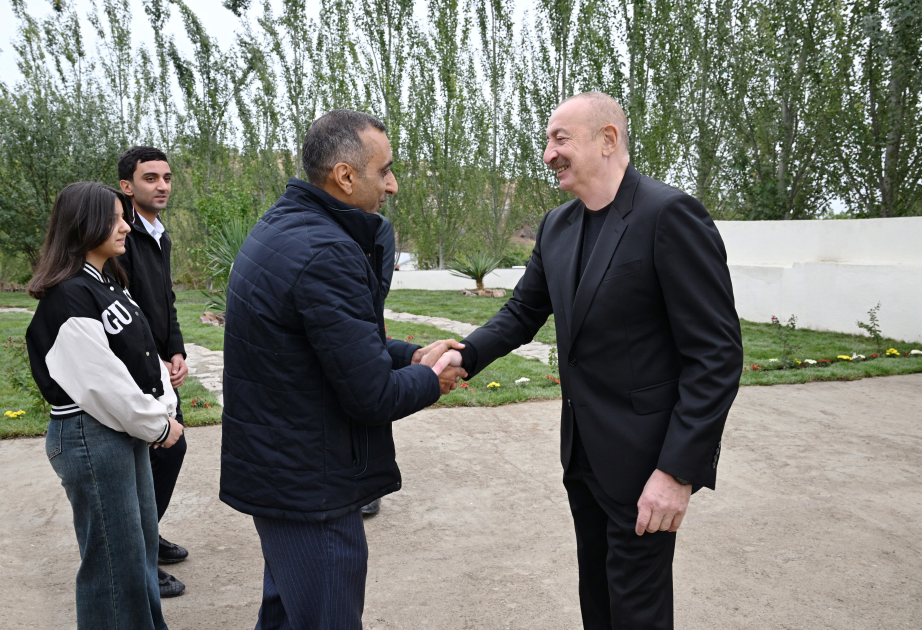 Präsident Ilham Aliyev besucht Dorf Daschbulag im Bezirk Chodschali VIDEO