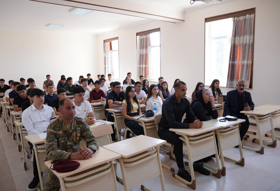NDU-da I kurs tələbələrinə ilk dərsi şəhid ailələri və qazilər tədris edib VİDEO