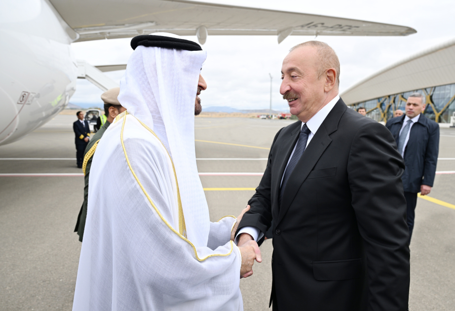 Präsident der Vereinigten Arabischen Emirate zu Staatsbesuch in Aserbaidschan eingetroffen VIDEO