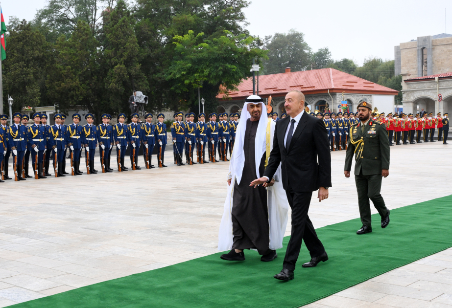 Offizieller Empfang des Präsidenten der Vereinigten Arabischen Emirate in Schuscha VIDEO