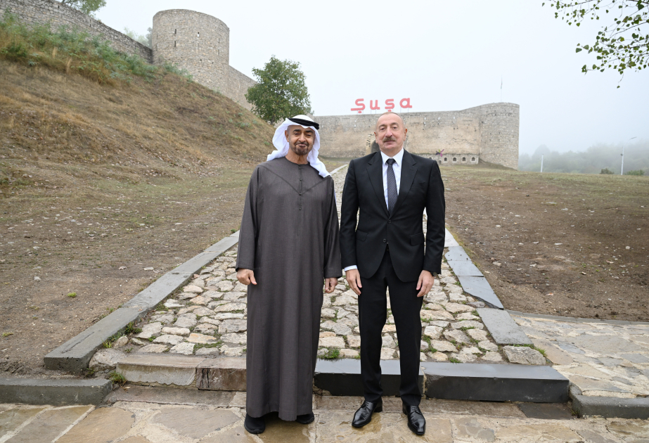 Azərbaycanın və Birləşmiş Ərəb Əmirliklərinin prezidentləri Şuşa qalasının önündə foto çəkdiriblər VİDEO
