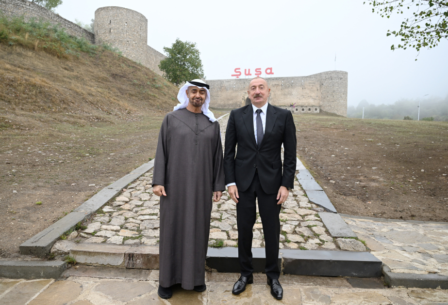 Президенты Азербайджана и Объединенных Арабских Эмиратов сфотографировались на фоне Шушинской крепости ВИДЕО