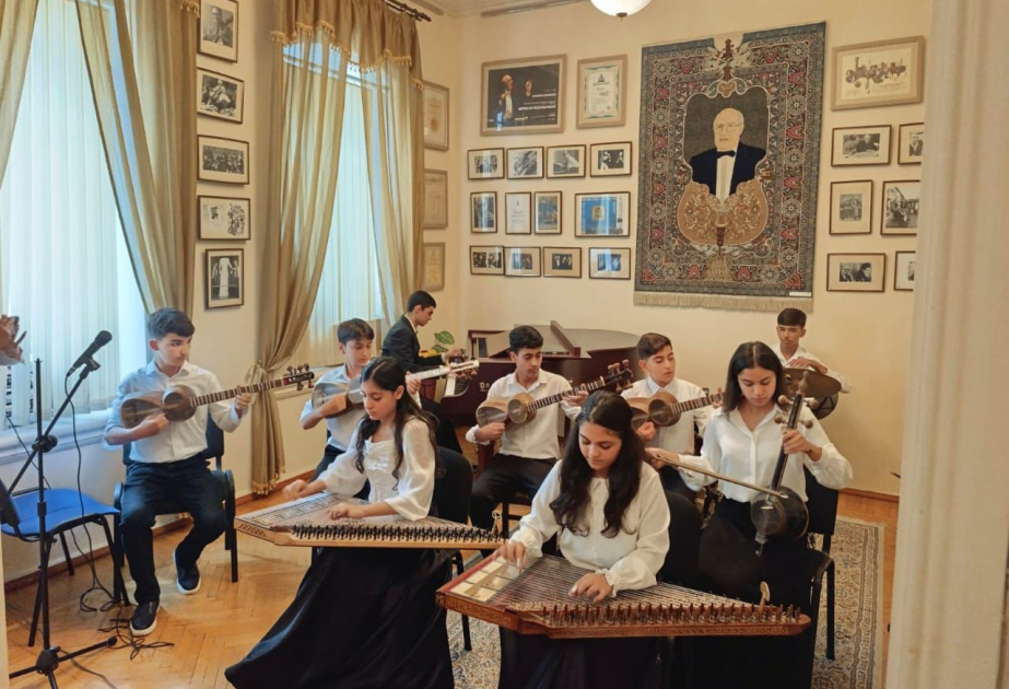 Əbədi melodiyalar: Üzeyir Hacıbəyli - 140