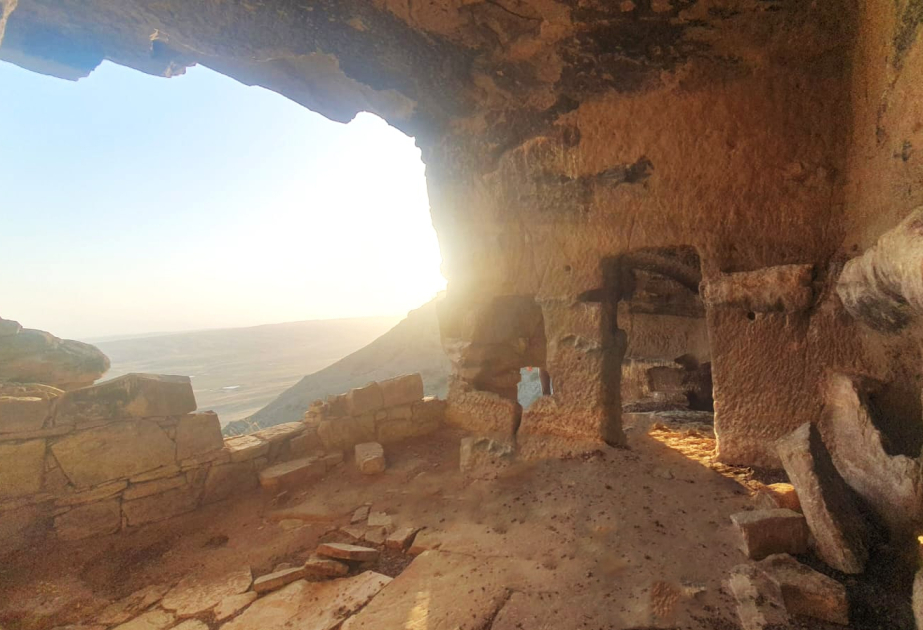 Spectacular historical site - Keshikchidag caves complex VIDEO