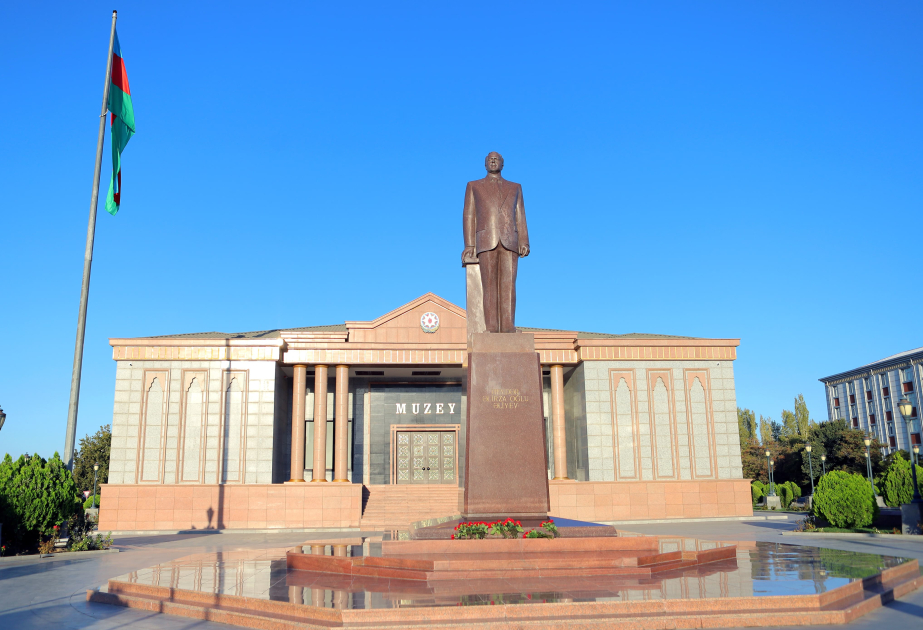 Baş prokuror Kamran Əliyev Naxçıvanda səfərdədir