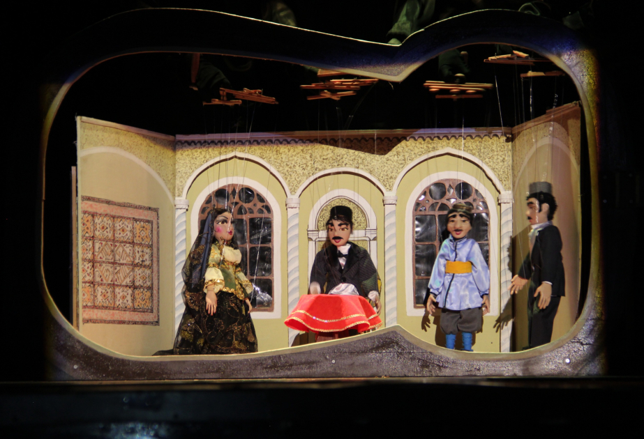 Naxçıvan Kukla Teatrı Gəncədə “Arşın mal alan”ı təqdim edib