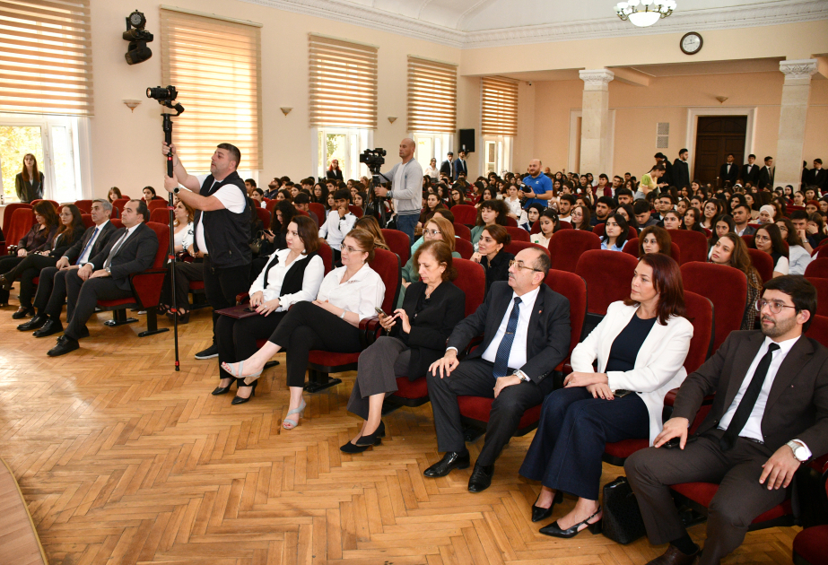 “Sənət inciləri” adlı mühazirə-konsertlər