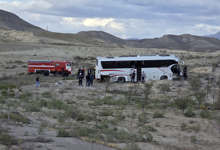 Bus von Nachitschewan nach Baku stürzt in eine Schlucht – 16 Verletzte