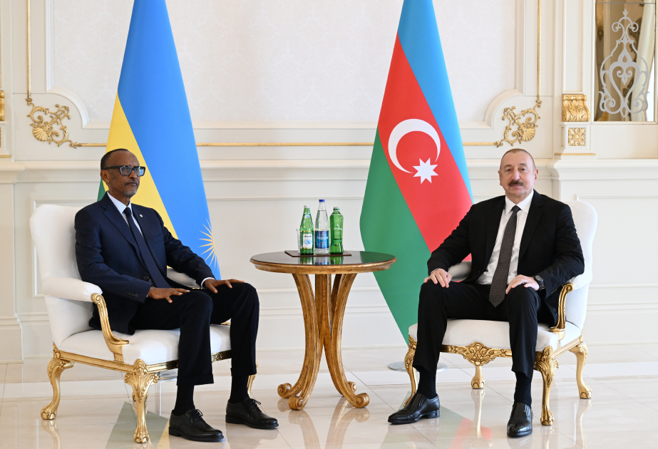 阿塞拜疆总统伊利哈姆·阿利耶夫与卢旺达总统举行单独会晤