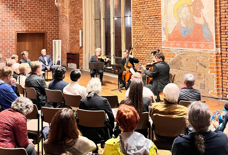 Bremen: Uzeyir Hajibeylis Jubiläum mit Konzert gefeiert