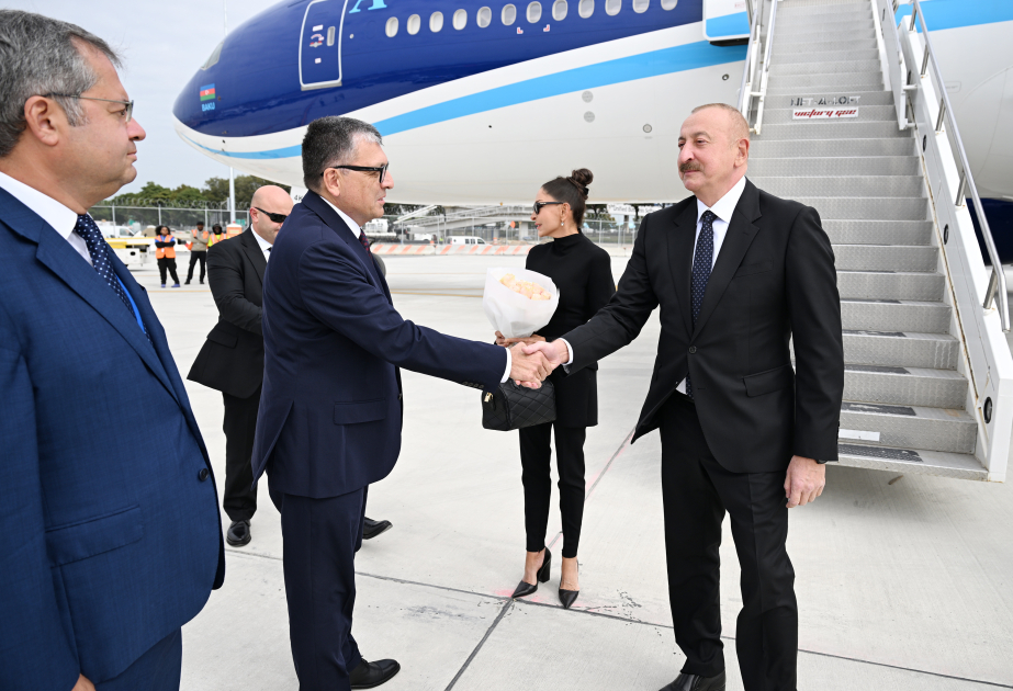 Präsident Ilham Aliyev in New York eingetroffen, um an der 80. Sitzung der UN-Generalversammlung teilzunehmen VIDEO