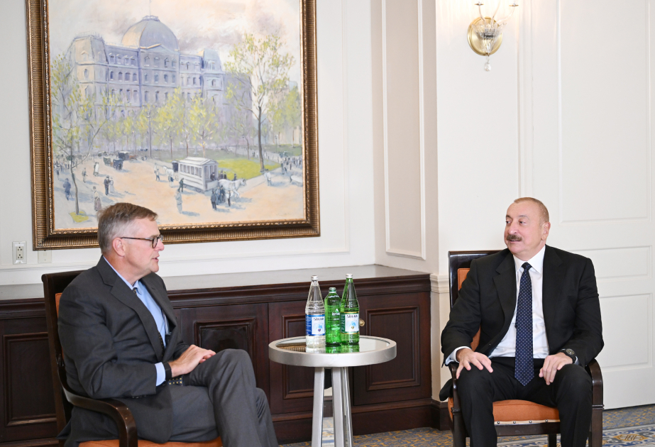 伊利哈姆·阿利耶夫总统在纽约会见路博迈集团董事长兼首席执行官