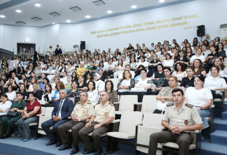 FHN-in Gəncə Regional Mərkəzi sinif rəhbərləri üçün mülki müdafiə kursları keçirib