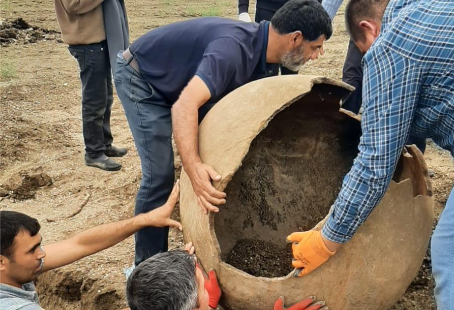 Masallının Eminli kəndində antik küp məzarı aşkarlanıb
