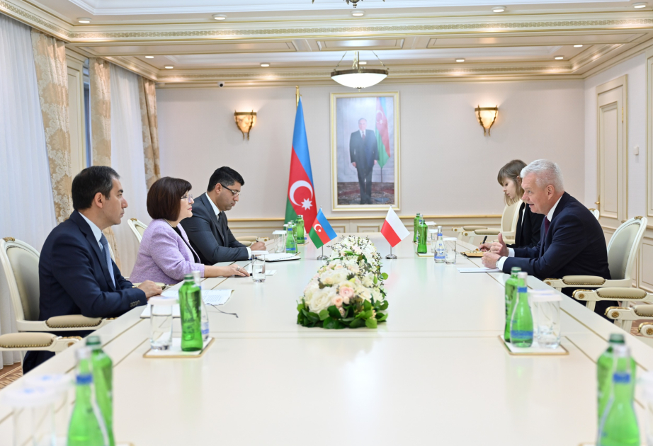La présidente du Milli Medjlis discute avec l’ambassadeur de Pologne des perspectives de coopération