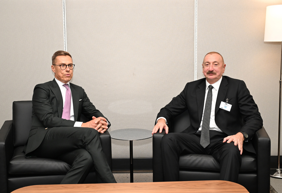 Präsident Ilham Aliyev trifft sich mit seinem finnländischen Amtskollegen im UN-Hauptquartier in New York AKTUALISIERT VIDEO