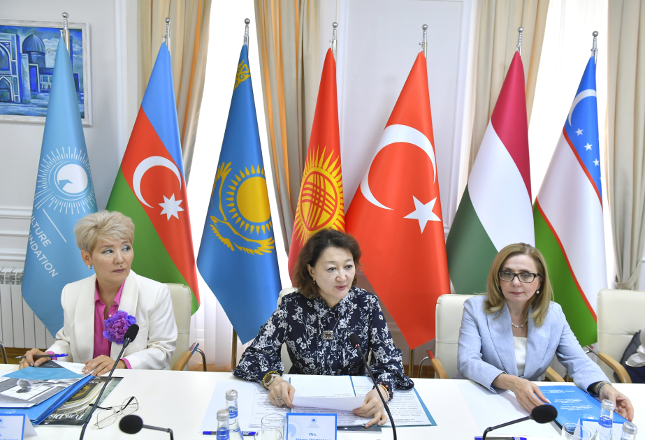 В Фонде тюркской культуры и наследия состоялся круглый стол на тему «Тюркское наследие на мировой арене»