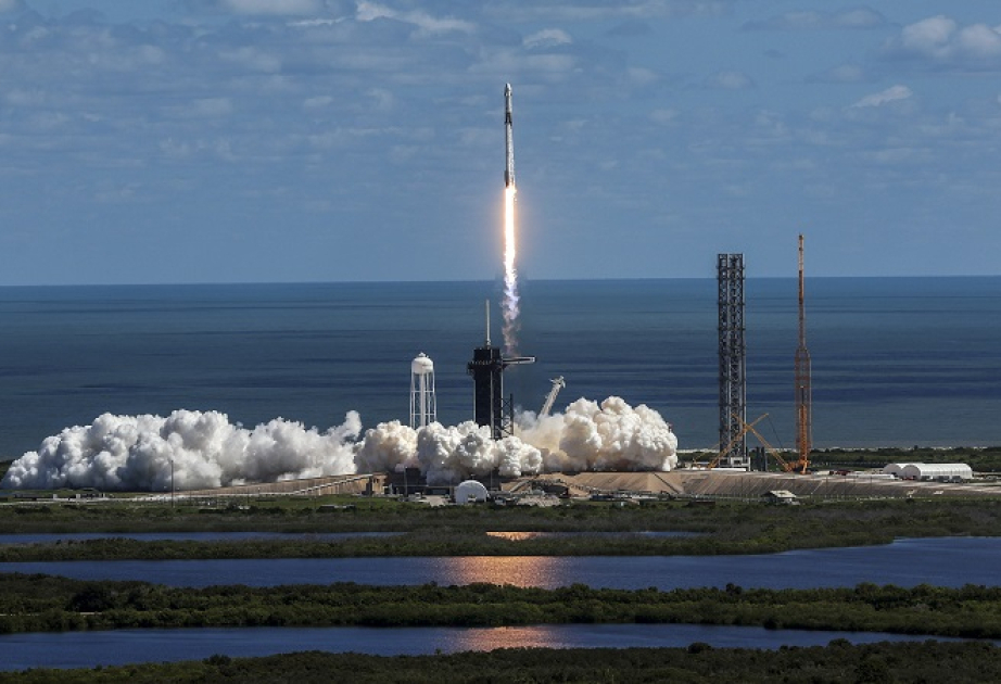 “SpaceX” iki gün ərzində 52 ədəd “Starlink” peykini orbitə çıxarıb