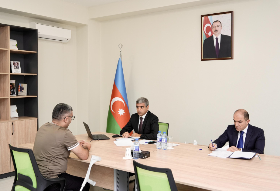 Əmək və əhalinin sosial müdafiəsi naziri Bərdədə vətəndaşların müraciətlərini dinləyib
