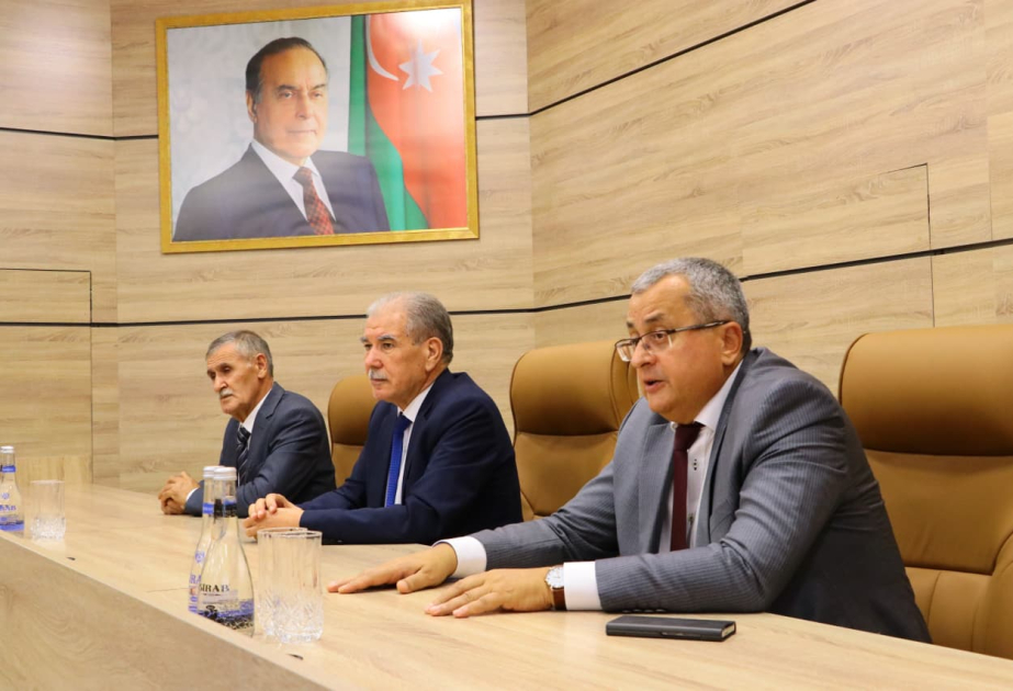 Gənc prokurorluq işçiləri ilə görüş keçirilib
