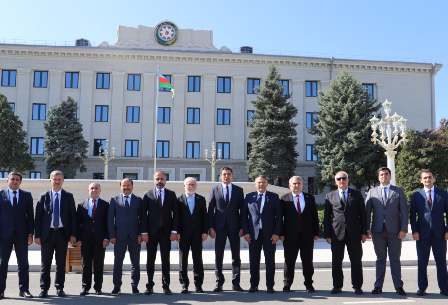 İğdır Azərbaycan Evinin nümayəndələri Xankəndi və Xocalıda yenidənqurma işləri ilə tanış olublar